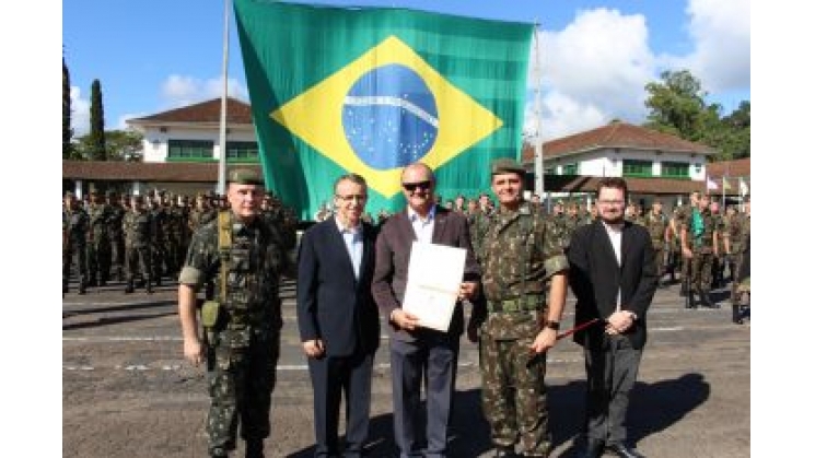Presidente da Acib recebe título de ‘Amigo do Batalhão’