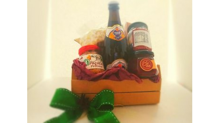 Núcleo de Alimentos e Bebidas Especiais comercializa cesta especial de Natal
