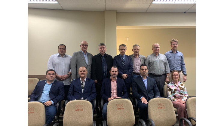 Comitiva de Blumenau participa de reunião com ministro da Infraestrutura