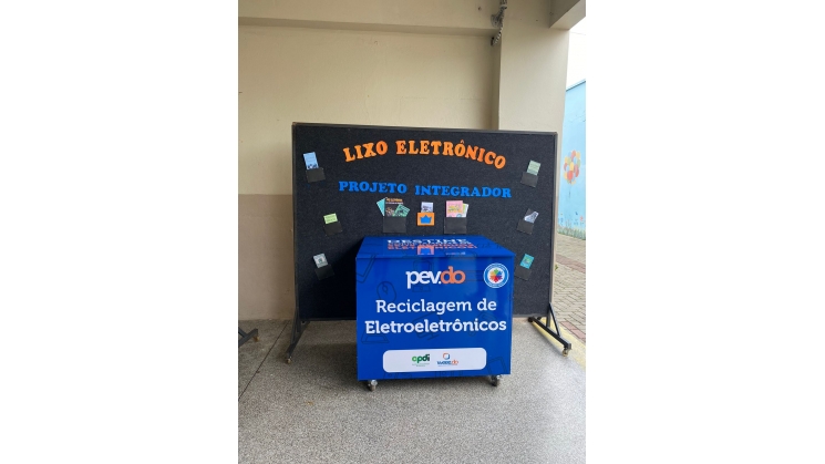 Escola João Widemann ganha ponto de coleta de lixo eletrônico do programa Acib Recicla