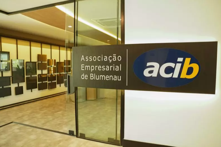 ACIB se posiciona contra a proposta de redução da jornada de trabalho 6×1